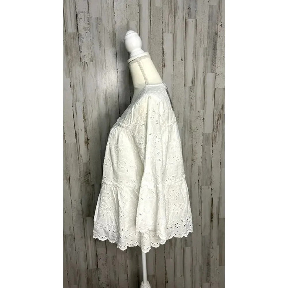 NWT Crown & Ivy Women's Medium White Eyelet Peplum Blouse 3/4 Flare Sleeve - Picture 4 of 5